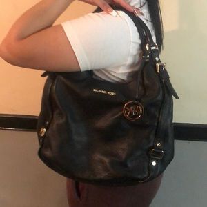 Large MK black shoulder bag excellent condition